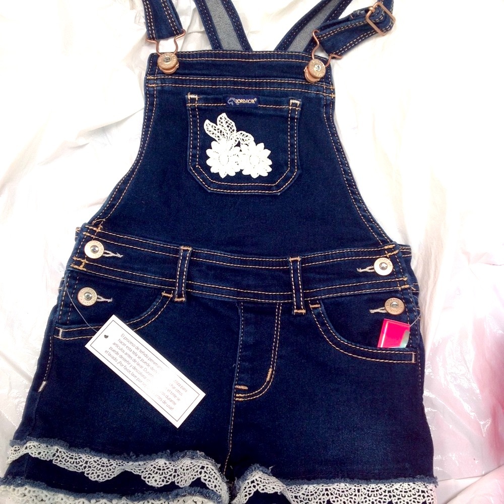 Jordache 4T denim blue bibbed shorts. Trimmed in lace /lace appliqué. Adorable!